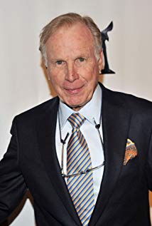 How tall is Wayne Rogers?